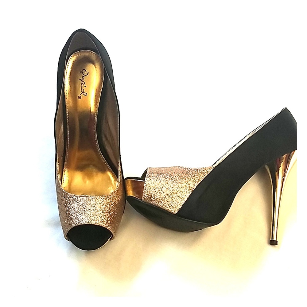 Qupid // Peep-Toe // Platform Pumps
